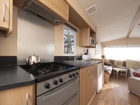 Mobile Home, Private Bathroom | Living area | TV