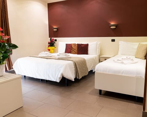 Standard Triple Room | In-room safe, desk, rollaway beds, free WiFi