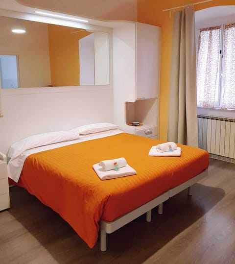 Double or Twin Room, Private Bathroom | Desk, free WiFi