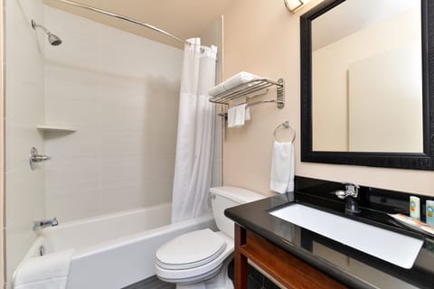 Standard Room, 1 King Bed, Non Smoking | Bathroom | Combined shower/tub, hair dryer, towels, soap