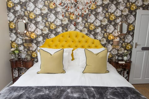 Rose Room  | Premium bedding, pillowtop beds, minibar, in-room safe