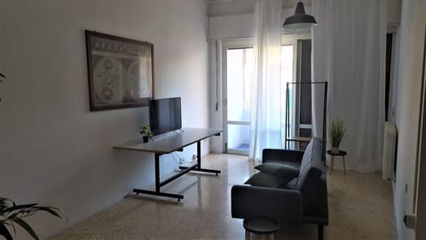 Basic Apartment | Living area | Flat-screen TV