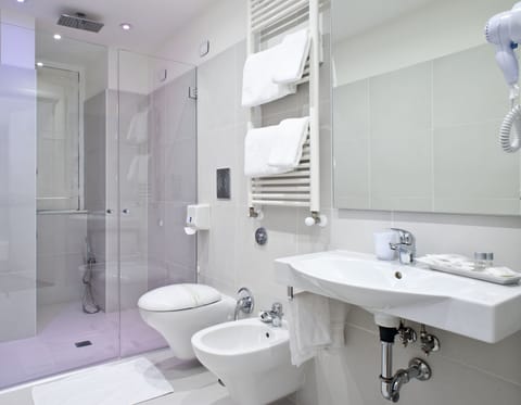 Superior Double Room, Accessible | Bathroom | Shower, rainfall showerhead, designer toiletries, hair dryer