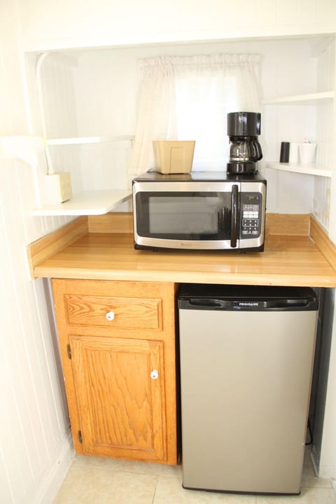 Apartment, Non Smoking, Mountain View (11) | Private kitchenette | Fridge, microwave, coffee/tea maker