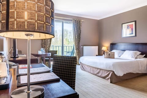 Select Comfort beds, minibar, desk, blackout drapes