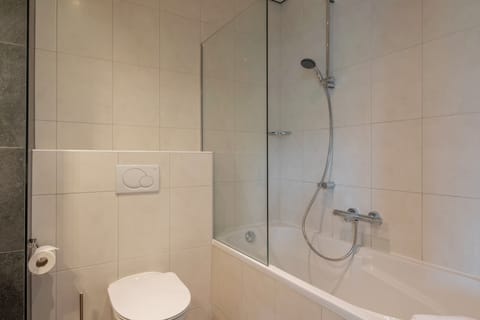 Comfort Double or Twin Room | Bathroom | Hair dryer, towels, toilet paper