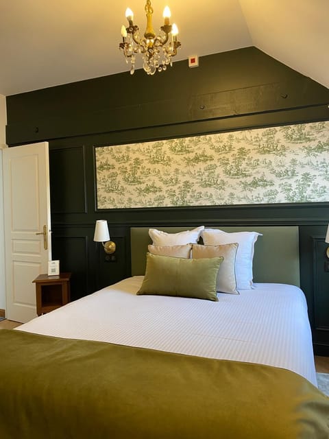 Superior Double Room | Premium bedding, iron/ironing board, free WiFi, bed sheets