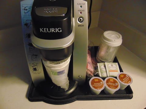 Suite, 1 King Bed, Accessible (Communications Accessible) | Coffee and/or coffee maker