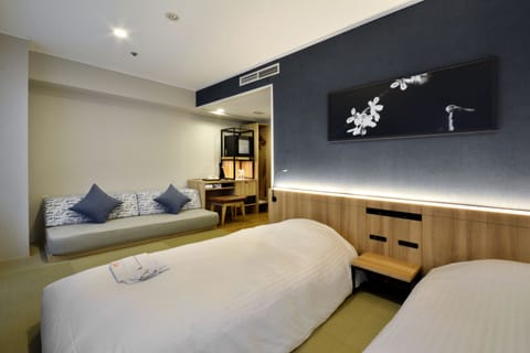 [Non-Smoking] Japanese Western Room | Premium bedding, down comforters, in-room safe, desk