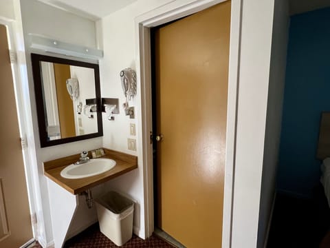 Double Room, 2 Double Beds | Bathroom | Free toiletries, hair dryer, towels