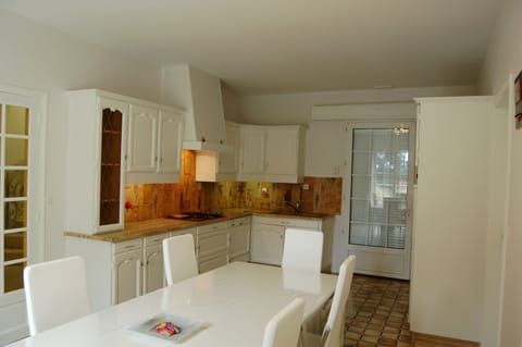 Luxury Villa, 4 Bedrooms, Bathtub | Private kitchen | Oven, stovetop, dishwasher, coffee/tea maker