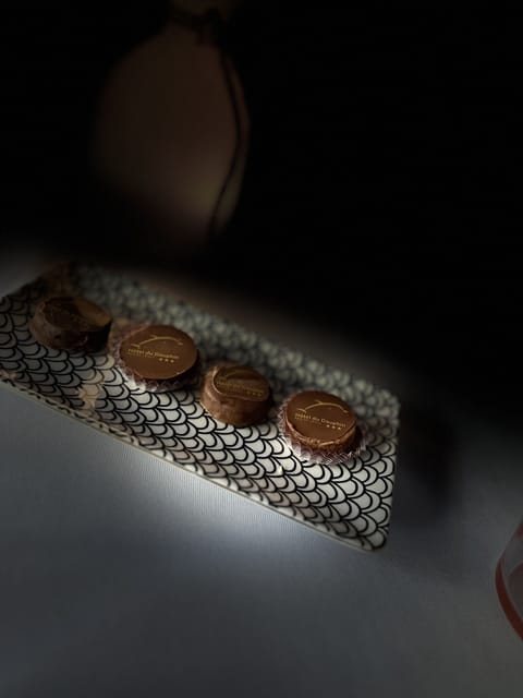 2 restaurants, breakfast, lunch, dinner served; French cuisine