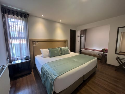 Family Triple Room | In-room safe, soundproofing, free WiFi, bed sheets