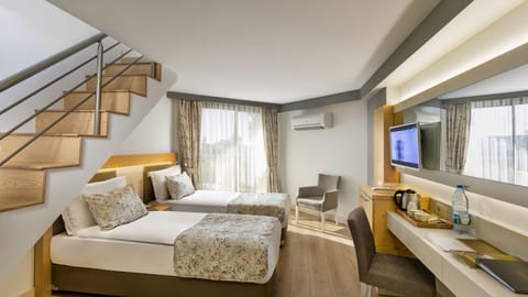 Quadruple Room, Balcony | Premium bedding, free minibar, desk, free WiFi