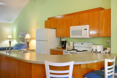 Condo, 1 Bedroom | Private kitchen | Fridge, microwave, dishwasher, coffee/tea maker