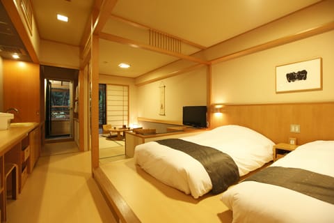 Suikanosho Japanese-Western Style Room with Open-Air Bath - Non-Smoking | Laptop workspace, free WiFi, bed sheets