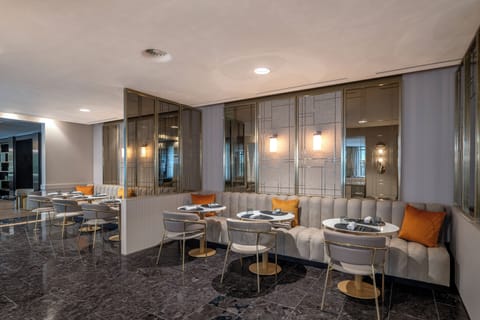 Breakfast, lunch, dinner served; Italian cuisine, garden views