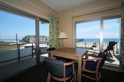 Ocean Front with Sitting | Desk, laptop workspace, iron/ironing board, free WiFi