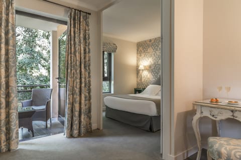 Junior Suite | Premium bedding, minibar, in-room safe, individually decorated