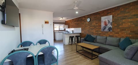 2 Bedroom Unit | Premium bedding, laptop workspace, iron/ironing board, free WiFi