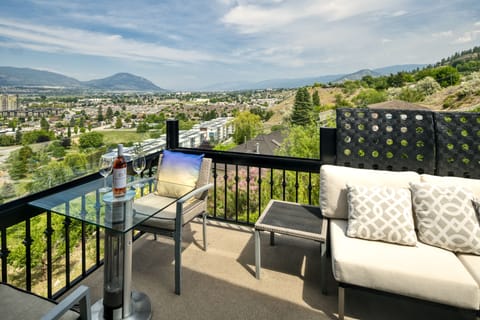 Suite, 1 Queen Bed, Fireplace | Terrace/patio