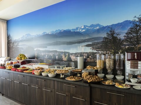 Daily buffet breakfast for a fee