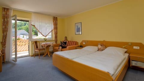 Premium bedding, in-room safe, desk, soundproofing