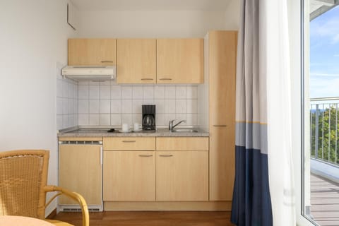 Hypo-allergenic bedding, desk, soundproofing, free WiFi