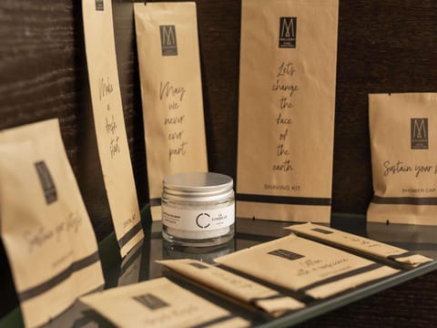 Junior Suite, 1 King Bed (Palace View) | Bathroom | Eco-friendly toiletries, hair dryer, bathrobes, slippers