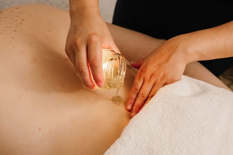 Couples treatment rooms, body treatments, facials