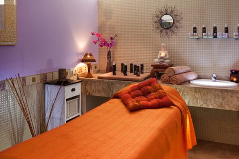 Couples treatment rooms, Turkish bath, body treatments, hydrotherapy