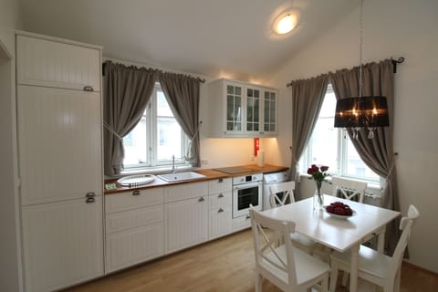 Standard Apartment (Loft Bed) | Private kitchen | Full-size fridge, microwave, oven, dishwasher