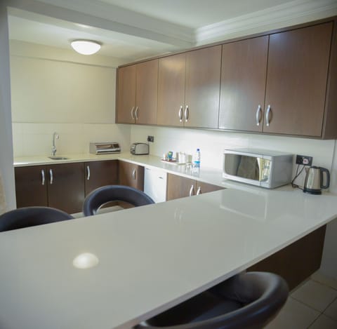 Presidential Penthouse, Kitchenette | Private kitchen | Mini-fridge, microwave, coffee/tea maker