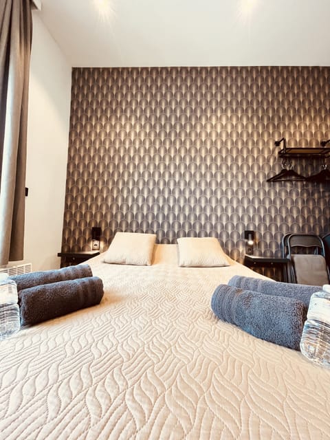 Double Room | Down comforters, individually decorated, soundproofing, free WiFi