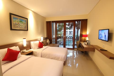 Deluxe Upper Floor Room, Twin Bed with Pool View | Balcony view