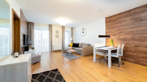 Apartment (201) | Living room | Flat-screen TV