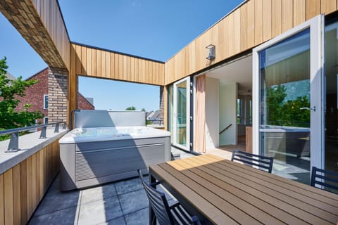 House, Sauna (Castellum Torenwoning Wellness – 2 ) | Terrace/patio