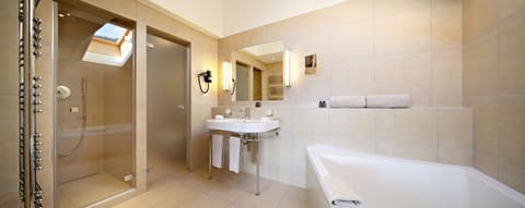 Panoramic Suite, 3 Bedrooms, Balcony, Mezzanine | Bathroom | Combined shower/tub, free toiletries, hair dryer, bathrobes