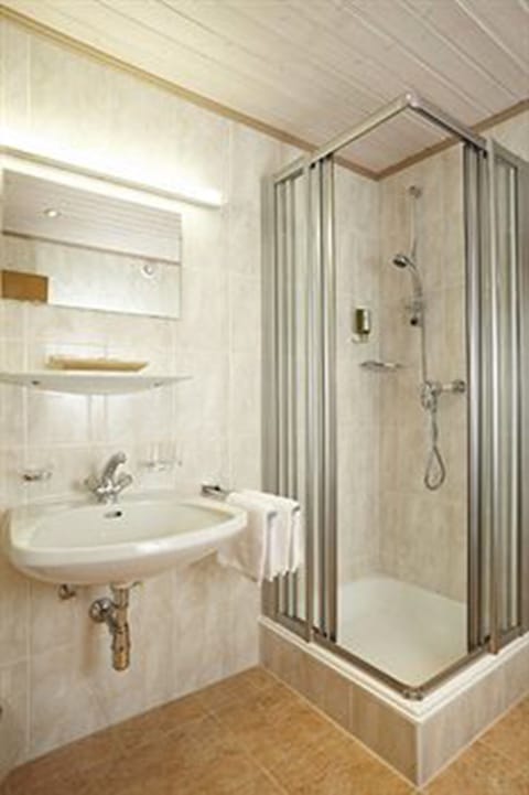 Free toiletries, hair dryer, bathrobes, towels