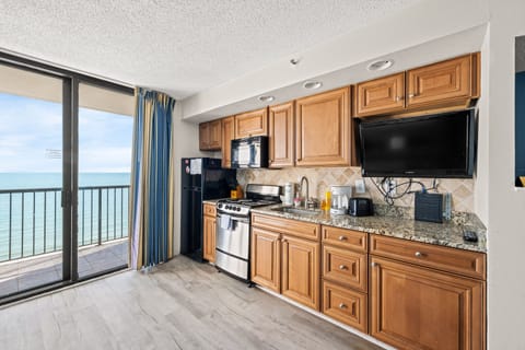 Condo, 1 Bedroom, Oceanfront (1902) | Private kitchen | Microwave, coffee/tea maker, toaster