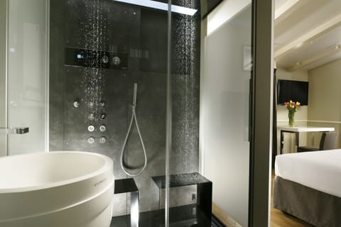 Deluxe Double Room, Balcony | Room amenity