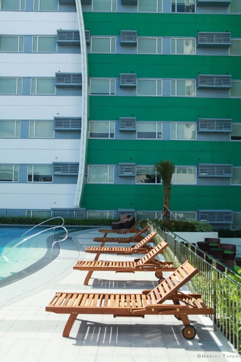 Outdoor pool, sun loungers