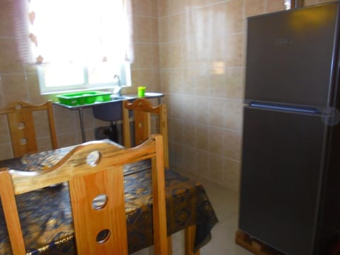 Fridge, microwave, dishwasher, coffee/tea maker