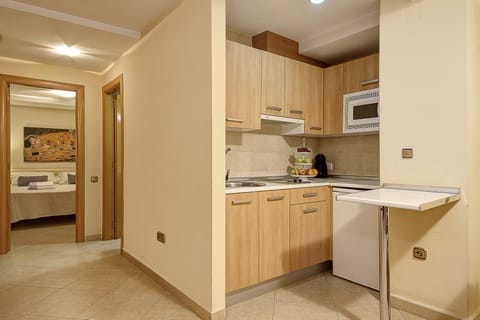 Comfort Apartment, 1 Bedroom | Private kitchen | Full-size fridge, microwave, stovetop, espresso maker