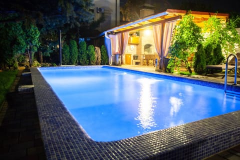 Seasonal outdoor pool, sun loungers