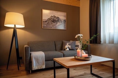 Superior Apartment Attica, 2 bedrooms (incl. final cleaning fee) | Living area | Flat-screen TV, heated floors