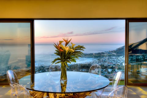 Penthouse | Living area | TV, pay movies