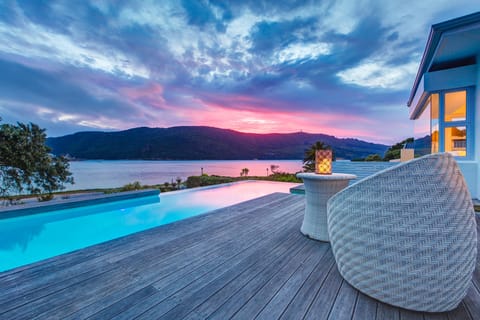 2 outdoor pools, pool umbrellas