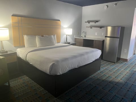 Premium bedding, pillowtop beds, desk, blackout drapes