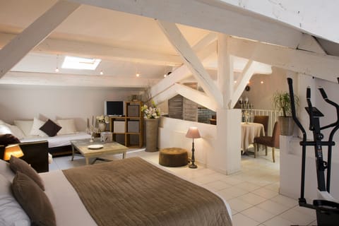 Loft | Premium bedding, Select Comfort beds, minibar, individually decorated